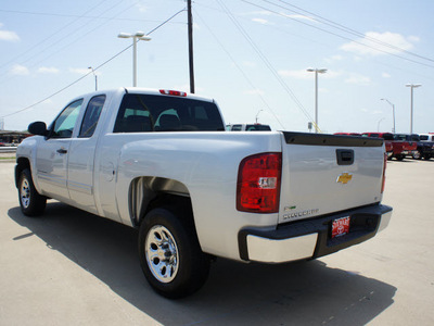 chevrolet silverado 1500 2012 silver pickup truck ext  cab lt flex fuel 8 cylinders 2 wheel drive automatic 75110