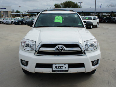 toyota 4runner 2007 white suv sr5 gasoline 6 cylinders rear wheel drive automatic 76087