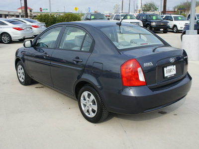 hyundai accent 2011 gray sedan gasoline 4 cylinders front wheel drive automatic with overdrive 76087