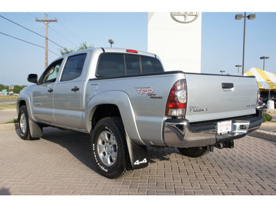 toyota tacoma 2009 silver sr5 trd off road gasoline 6 cylinders 4 wheel drive 6 speed manual 78006
