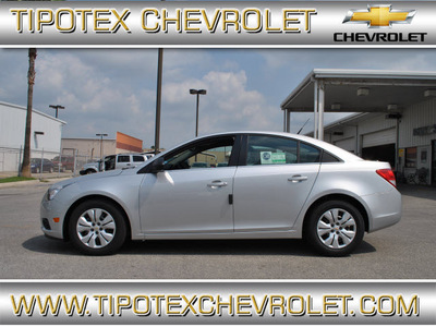 chevrolet cruze 2012 silver sedan ls gasoline 4 cylinders front wheel drive automatic 78521