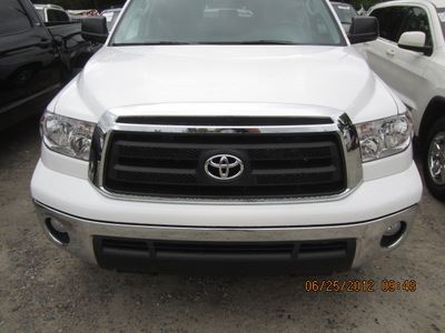 toyota tundra crewmax sr5