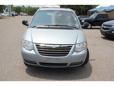 chrysler town and country 2005 lt  blue van touring gasoline 6 cylinders front wheel drive automatic 78539