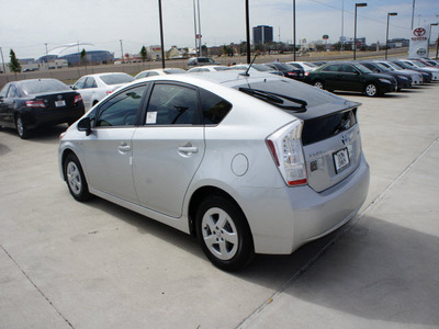 toyota prius 2011 silver hatchback hybrid 4 cylinders front wheel drive automatic 76011