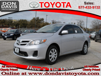 toyota corolla 2011 silver sedan le gasoline 4 cylinders front wheel drive automatic 76011