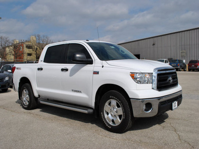 toyota tundra 2010 white sr5 gasoline 8 cylinders 2 wheel drive automatic 76011