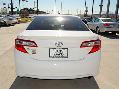 toyota camry 2012 white sedan le gasoline 4 cylinders front wheel drive automatic 76011