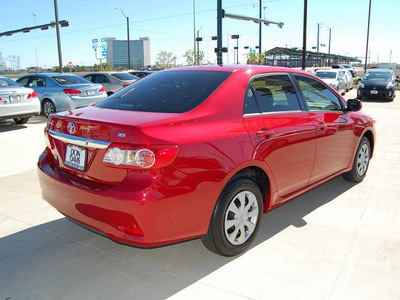 toyota corolla 2011 red sedan le gasoline 4 cylinders front wheel drive automatic 76011