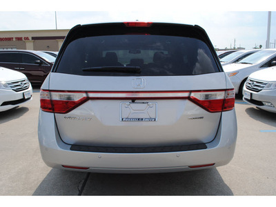 honda odyssey 2012 silver van gasoline 6 cylinders front wheel drive 6 speed automatic 77025