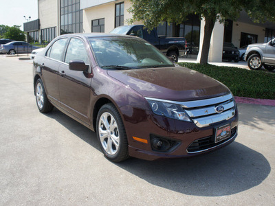 ford fusion 2012 maroon sedan 4dr sdn se fwd gasoline 4 cylinders front wheel drive 6 speed automatic 75070