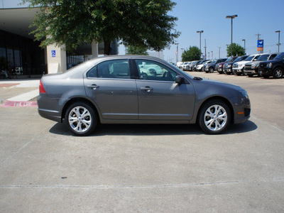 ford fusion 2012 gray sedan 4dr sdn se fwd gasoline 4 cylinders front wheel drive 6 speed automatic 75070