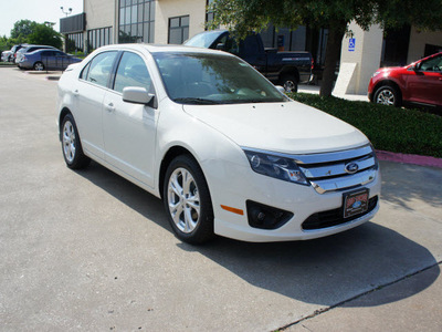 ford fusion 2012 white sedan 4dr sdn se fwd gasoline 4 cylinders front wheel drive 6 speed automatic 75070