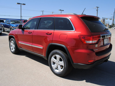 jeep grand cherokee 2011 red suv laredo gasoline 6 cylinders 2 wheel drive automatic 76011