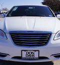 chrysler 200 2012 white sedan lx gasoline 4 cylinders front wheel drive automatic 76011