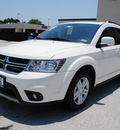 dodge journey 2012 off white sxt gasoline 4 cylinders front wheel drive automatic 76011