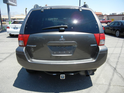 mitsubishi endeavor 2005 gray suv limited gasoline 6 cylinders front wheel drive automatic 79925