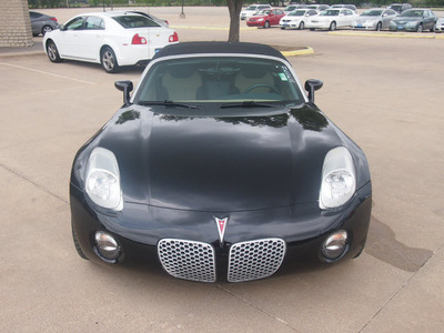 pontiac solstice 2006 black gasoline 4 cylinders rear wheel drive automatic 76049