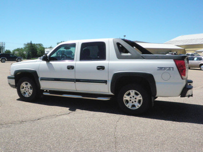 chevrolet avalanche 2003 white suv 1500 z71 gasoline 8 cylinders 4 wheel drive automatic 55318