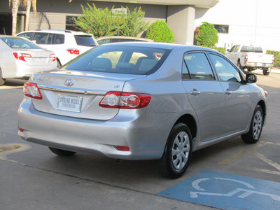 toyota corolla 2011 silver sedan le gasoline 4 cylinders front wheel drive automatic with overdrive 77074