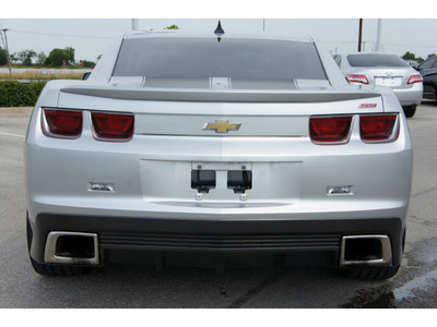 chevrolet camaro 2010 silver coupe ss gasoline 8 cylinders rear wheel drive 6 speed manual 78626