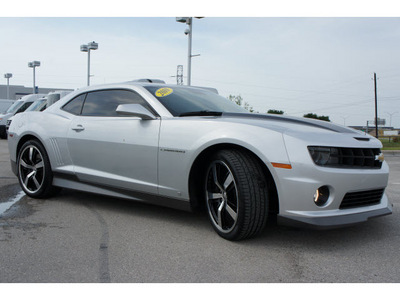 chevrolet camaro 2010 silver coupe ss gasoline 8 cylinders rear wheel drive 6 speed manual 78626