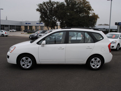 kia rondo 2009 white wagon lx gasoline 4 cylinders front wheel drive automatic 76087