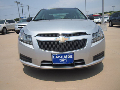 chevrolet cruze 2012 silver sedan ls gasoline 4 cylinders front wheel drive 5 speed manual 75087