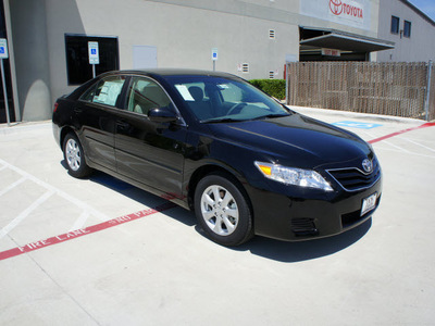 toyota camry 2011 black sedan le gasoline 4 cylinders front wheel drive automatic 76011