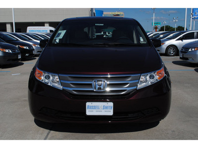 honda odyssey 2012 dk  red van gasoline 6 cylinders front wheel drive 5 speed automatic 77025