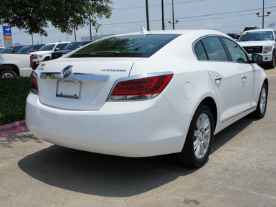buick lacrosse 2010 white sedan cx gasoline 6 cylinders front wheel drive 6 speed automatic 75070