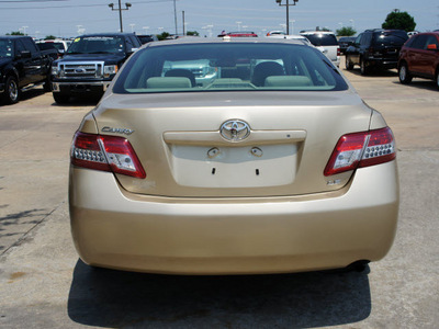 toyota camry 2011 tan sedan le gasoline 4 cylinders front wheel drive shiftable automatic 75070