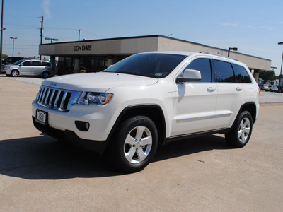 jeep grand cherokee 2012 white suv laredo gasoline 6 cylinders 2 wheel drive automatic 76011