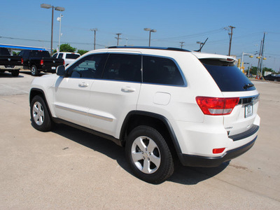 jeep grand cherokee 2012 white suv laredo gasoline 6 cylinders 2 wheel drive automatic 76011