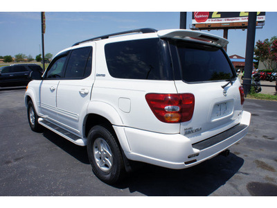 toyota sequoia 2001 white suv limited gasoline 8 cylinders dohc rear wheel drive automatic 76543