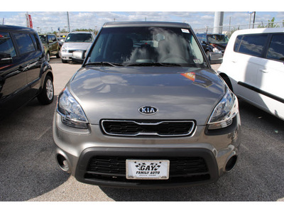 kia soul 2012 lt  gray wagon soul 4 cylinders front wheel drive 6 speed automatic 77539