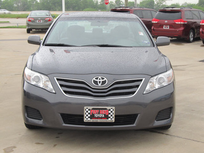 toyota camry 2011 gray sedan le gasoline 4 cylinders front wheel drive automatic with overdrive 77469