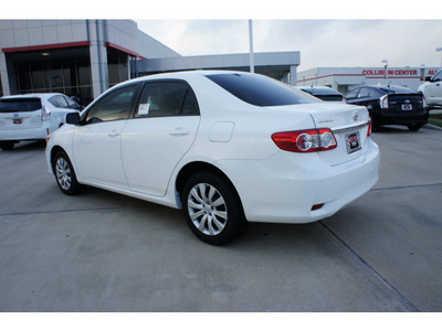 toyota corolla 2012 white sedan le gasoline 4 cylinders front wheel drive automatic 77469