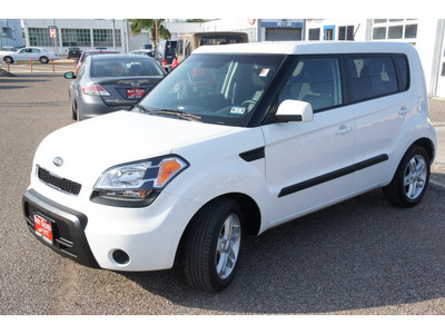 kia soul 2011 white wagon gasoline 4 cylinders front wheel drive automatic 78550