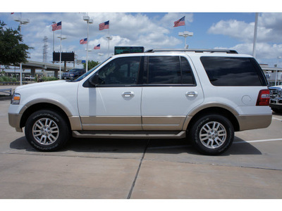 ford expedition 2012 white suv xlt flex fuel 8 cylinders 2 wheel drive automatic 77074