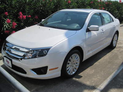 ford fusion 2012 white sedan hybrid hybrid 4 cylinders front wheel drive automatic 77578