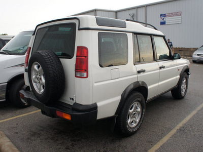 land rover discovery series ii 2000 white suv gasoline v8 all whee drive automatic 76108