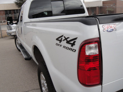 ford f 350 2009 white super duty diesel 8 cylinders 4 wheel drive automatic 79936