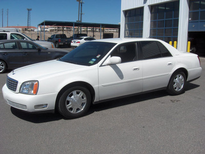 cadillac deville 2005 white sedan gasoline 8 cylinders front wheel drive automatic 79922