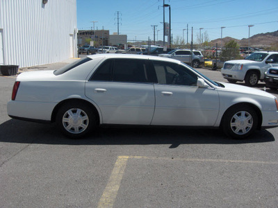 cadillac deville 2005 white sedan gasoline 8 cylinders front wheel drive automatic 79922