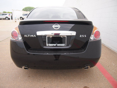 nissan altima 2012 black sedan 2 5 s gasoline 4 cylinders front wheel drive cont  variable trans  75150