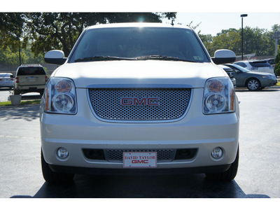 gmc yukon xl 2009 white suv denali gasoline 8 cylinders all whee drive automatic with overdrive 77074