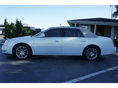 cadillac dts 2006 white sedan performance gasoline 8 cylinders front wheel drive automatic with overdrive 77074