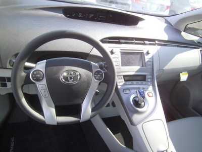 toyota prius 2012 silver hatchback three hybrid 4 cylinders front wheel drive automatic 75569