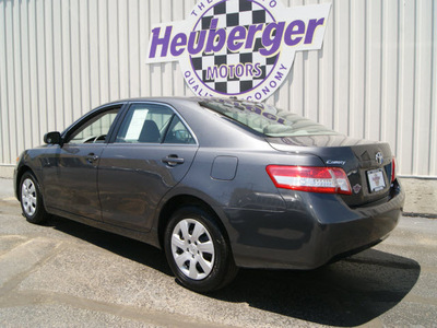 toyota camry 2011 magnetic gray sedan le gasoline 4 cylinders front wheel drive automatic 80905