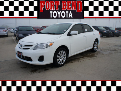 toyota corolla 2012 white sedan le gasoline 4 cylinders front wheel drive automatic with overdrive 77469